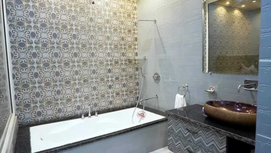 Greystone Villa, Swiming Pool , Bbq , Big Garden, Pool Table, Party Speaker, Bathtub, Kitchen, 15Mins To Golden Temple 阿姆利则 外观 照片